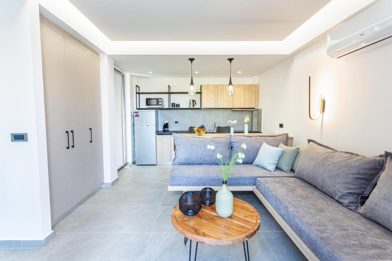 Apartment Twins *