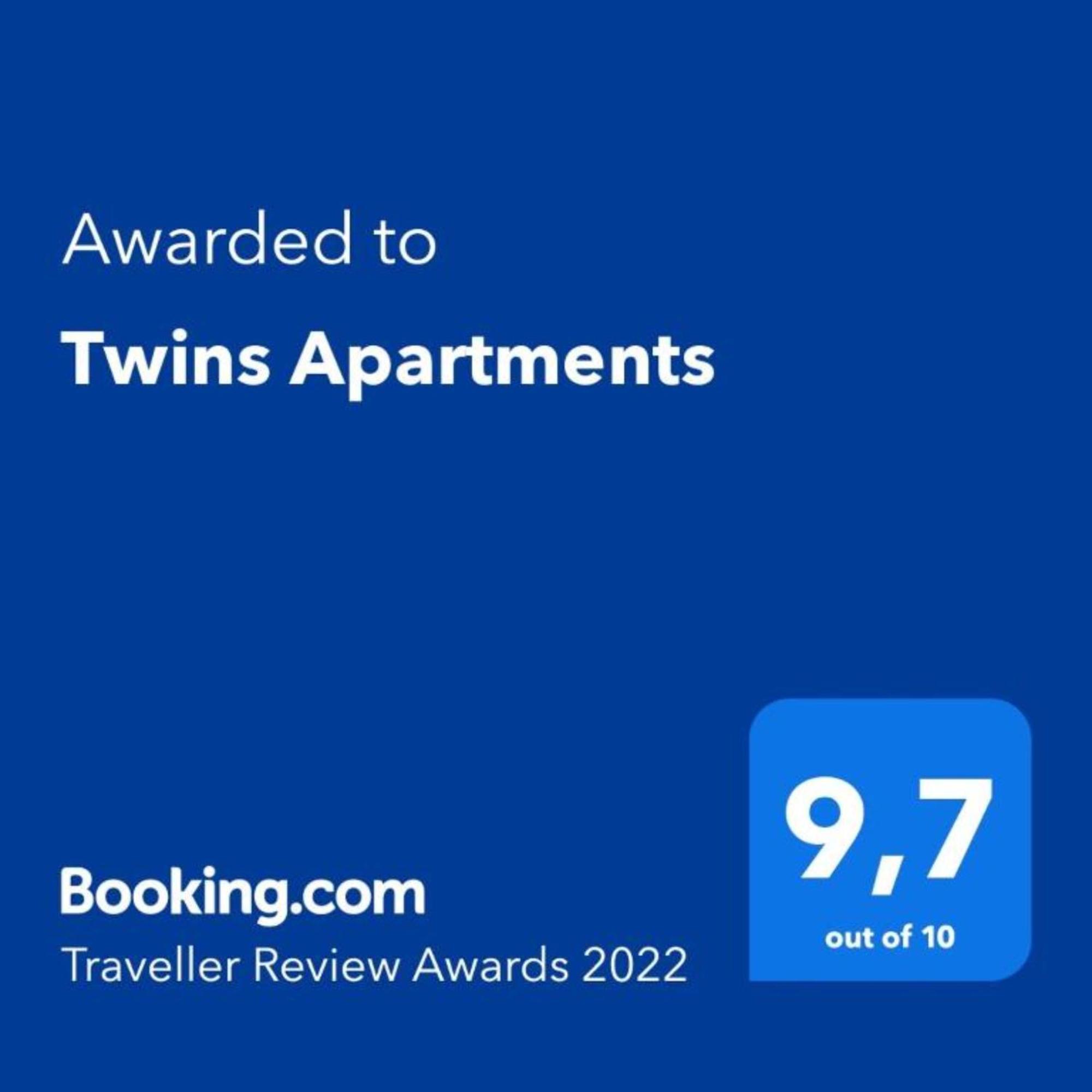 Apartment Twins *